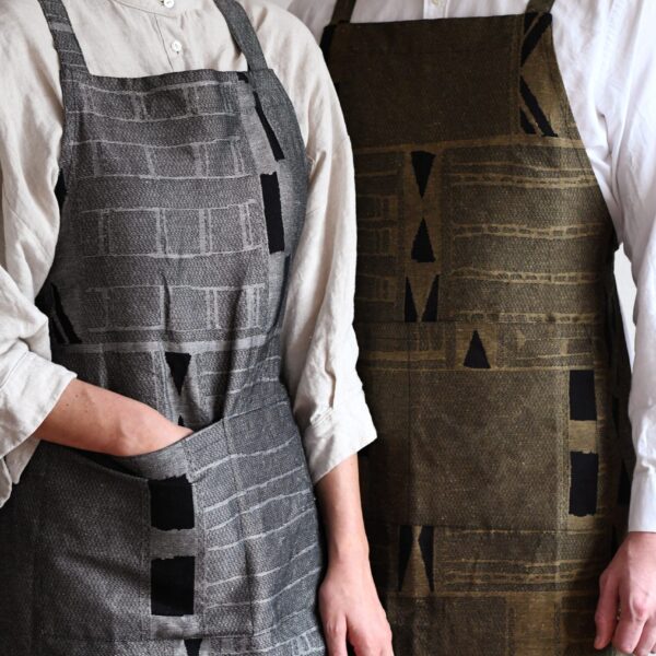 Silver on black, Gold on black