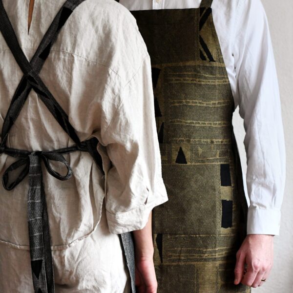 Silver on black, Gold on black