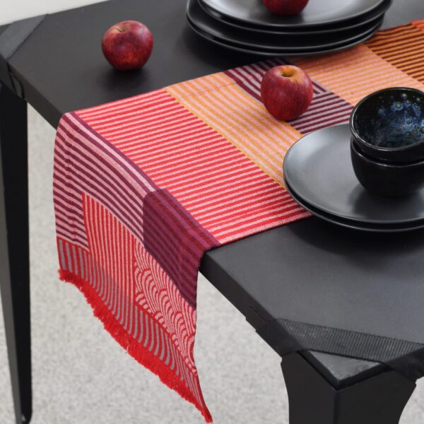 Gondissa table runner
