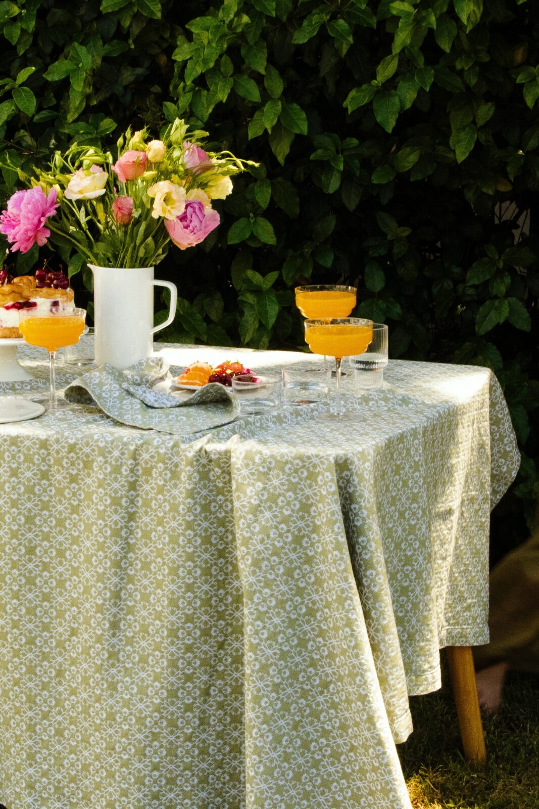 Hibiscus Tablecloth